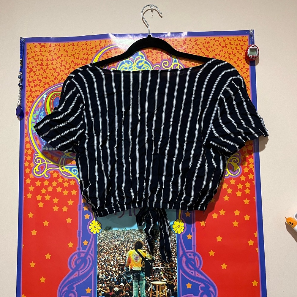 Top - Picture 2 of 3